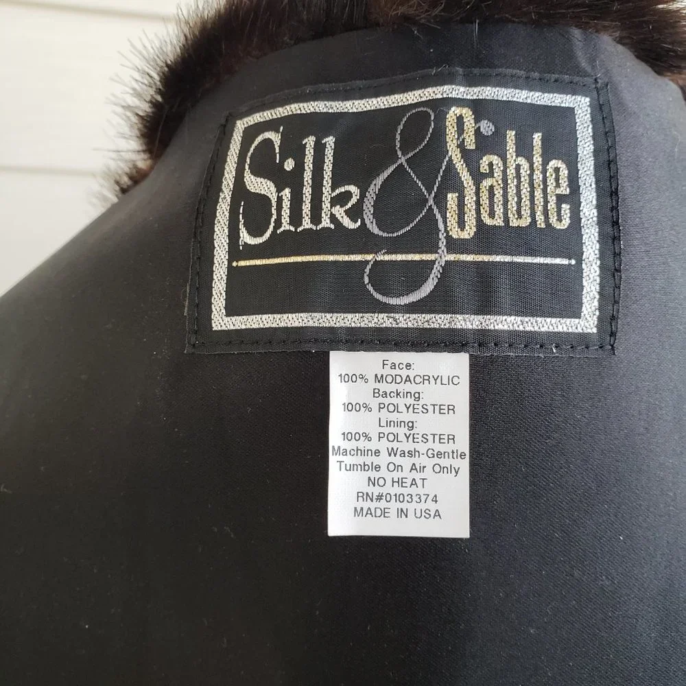 2000s to modern Faux Fur Stole made by Silk and Sable - Picture 7 of 9